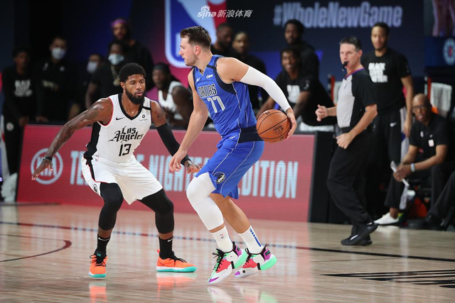 他依然凭借 他依然凭借